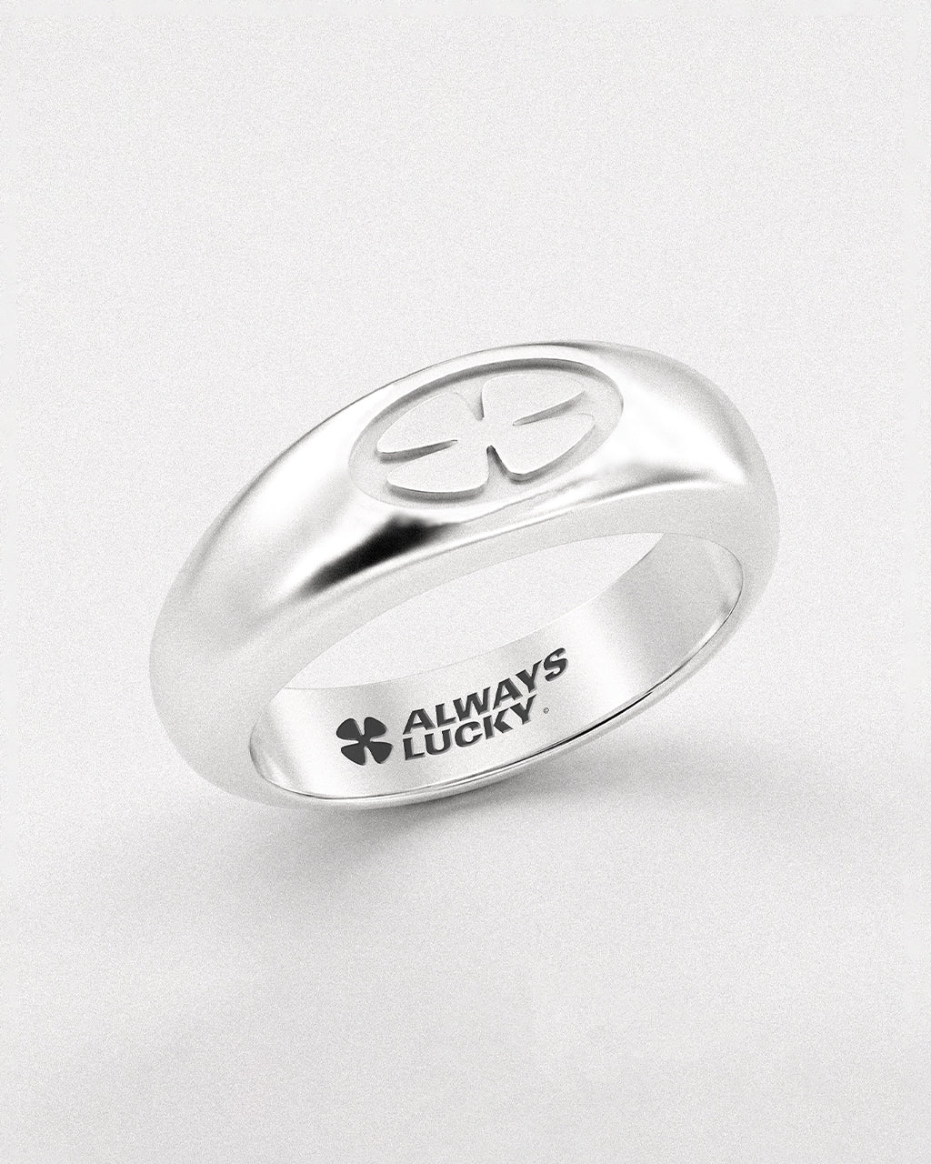 Circle Clover Ring